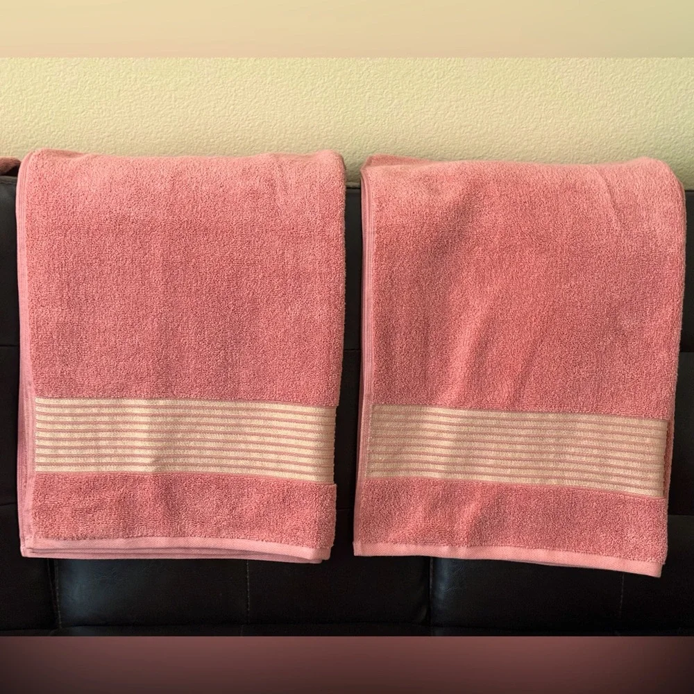 Plush Bath Towel Set by Juicy Couture Home - Coral with Gold Striped Border